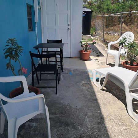 Michand Guest Apartments- Cozy One Or Two Bedroom- 5 Walk Minutes From Airport 10 Mins Drive To Oistins Or Beach Крайст Чърч Екстериор снимка