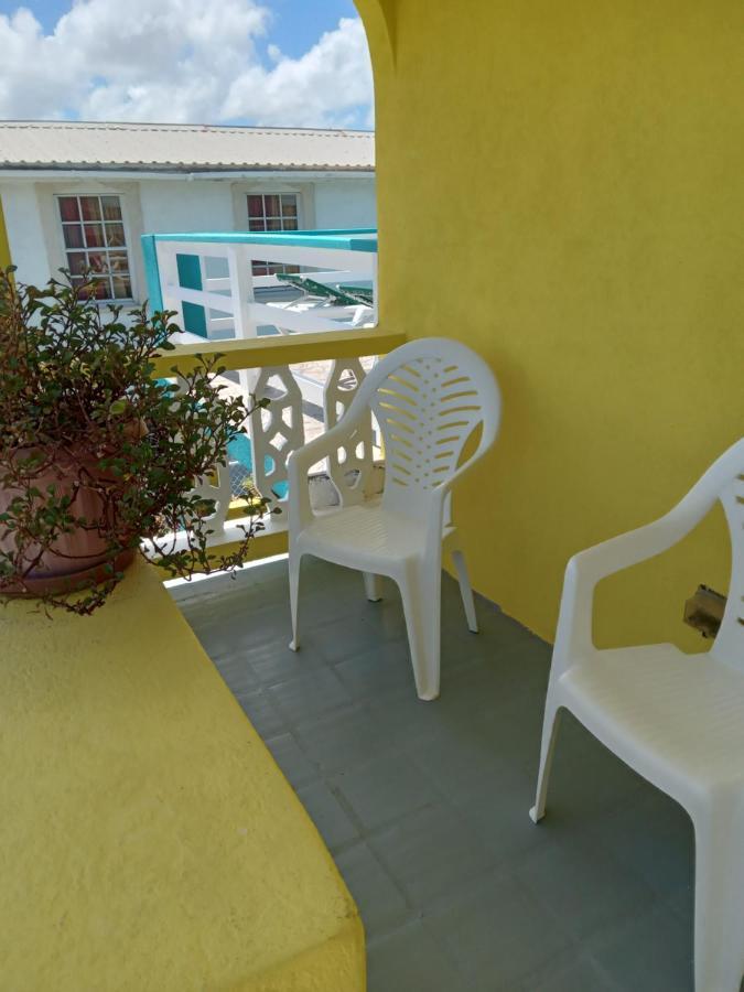 Michand Guest Apartments- Cozy One Or Two Bedroom- 5 Walk Minutes From Airport 10 Mins Drive To Oistins Or Beach Крайст Чърч Екстериор снимка
